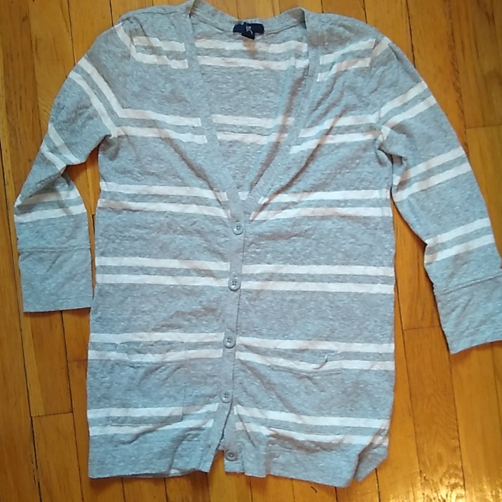Gap gray stripe cardigan with 3/4 length sleeves